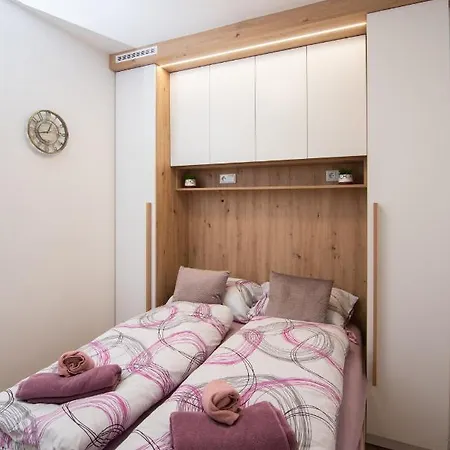 Cute 1bdr In Center Apartment