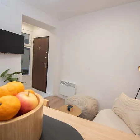 Apartment Cute 1bdr In Center *