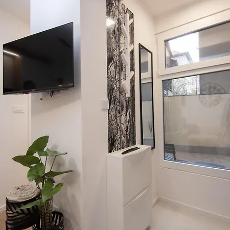 Cute 1bdr In Center Lägenhet *